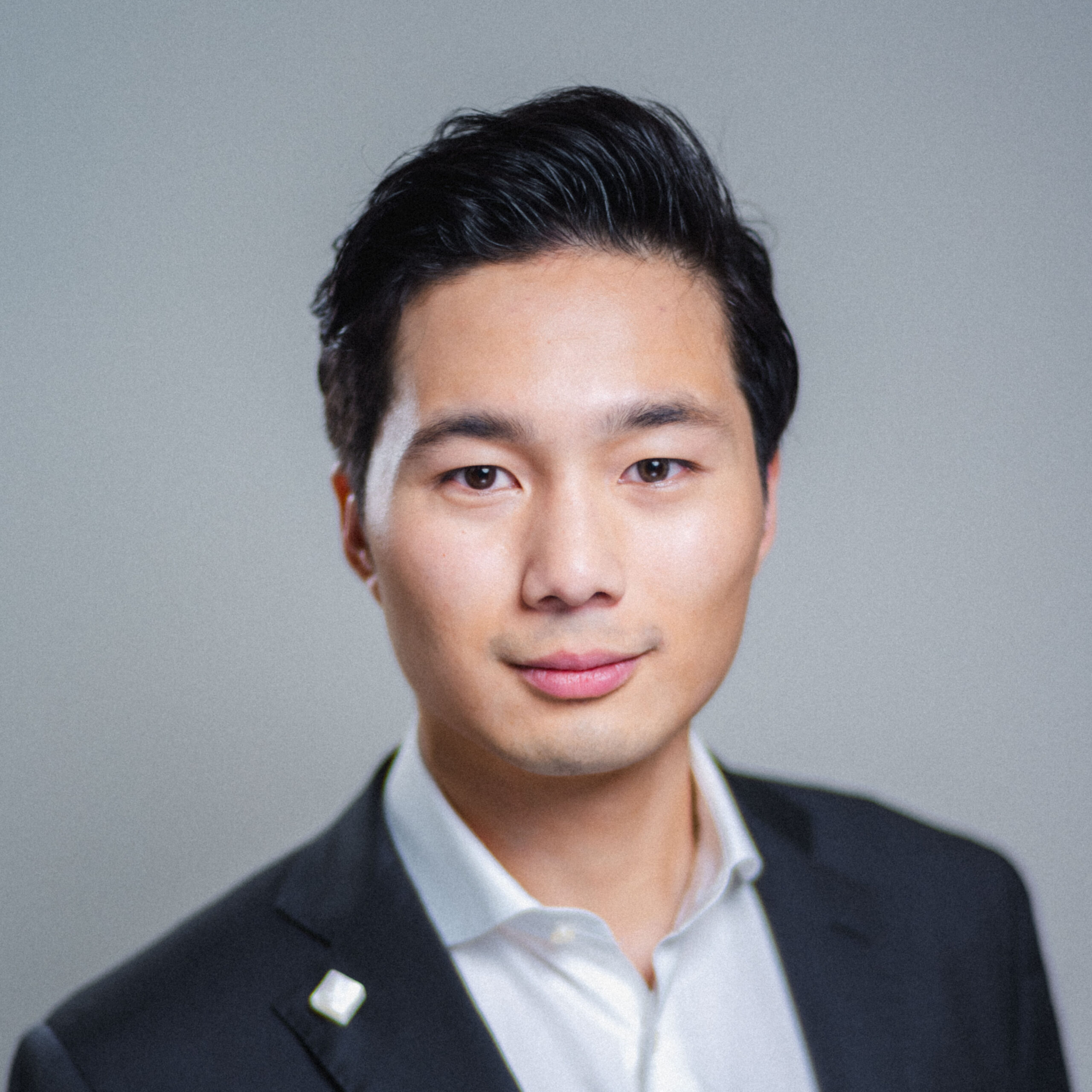 MichaelLiu_headshot_2mbSquare